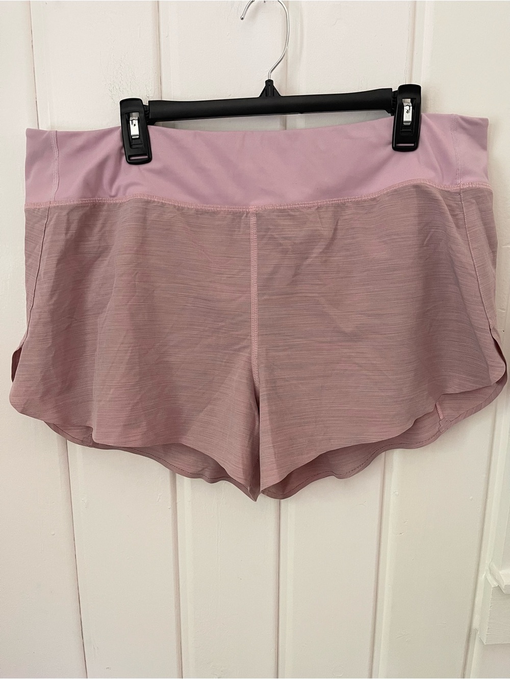 Athleta Run With It Textured 3.5 Shorts